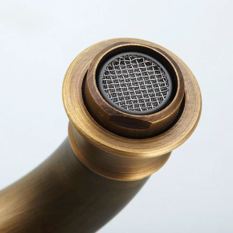 Смеситель для раковины в ванной комнате Латунный однорычажный поворотный