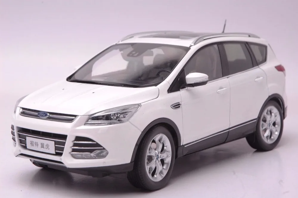 1:18 литая модель для Ford Kuga Escape Белый внедорожник сплав игрушечный автомобиль миниатюрная Коллекция подарков