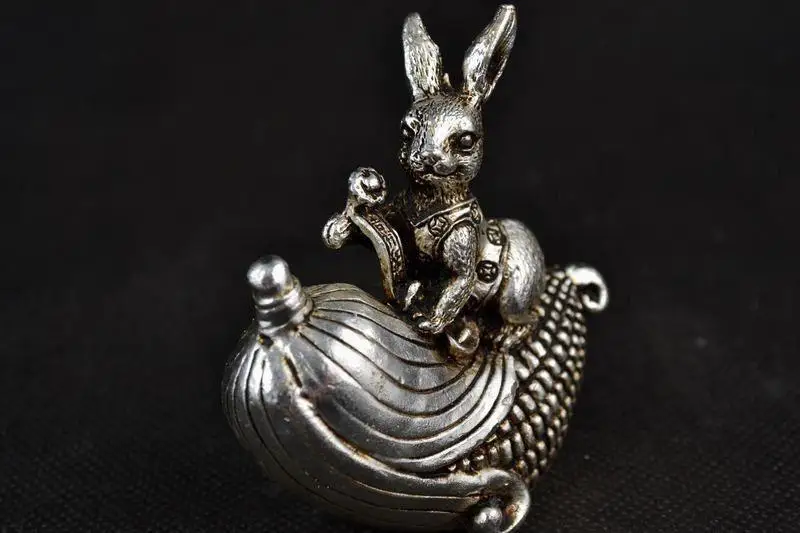 

Elaborate Old Decorated Handwork Miao Silver Rabbit Sitting On the Corn Auspicious Statue