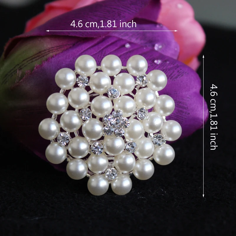 Классика!! Брошь “Снежинка” с горным хрусталем и жемчугом покрытая серебром.