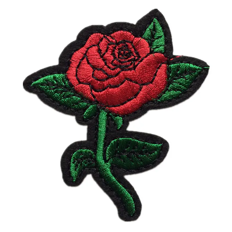 Красные розы вышитые патчи приклеиваемые утюгом значок цветок зеленые листья