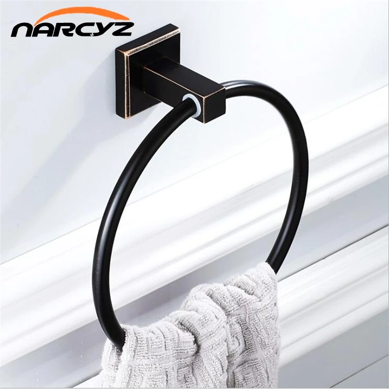 Черное оборудование для ванной комнаты четырехстороннее настенное крепление