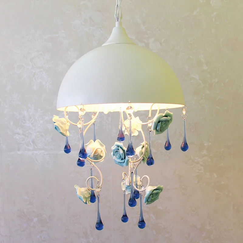 Подвесной светильник в средиземноморском стиле с синими кристаллами для
