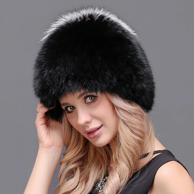 Женская шапка 100% натуральный мех лисы теплая вязаная с меховыми помпонами