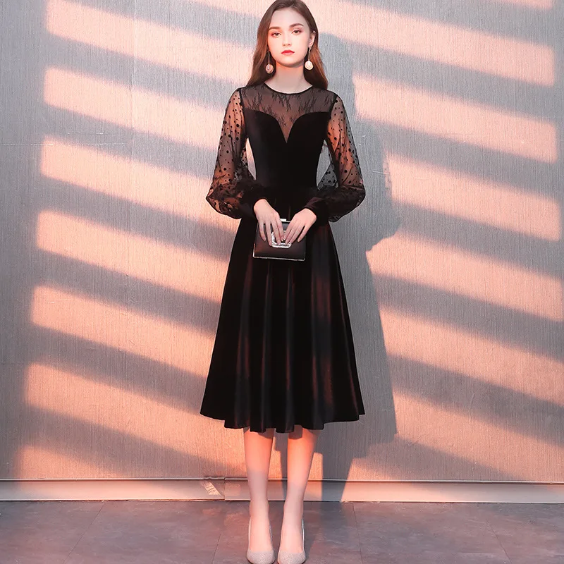 Женское вечернее платье в горошек с длинным рукавом