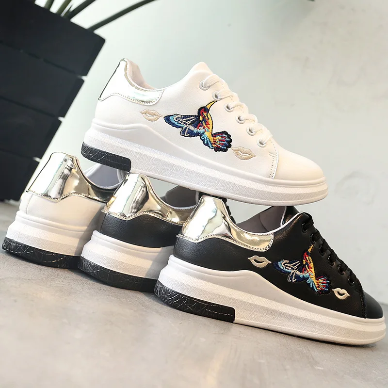 Однотонные женские кроссовки для бега дышащие на плоской подошве с круглым