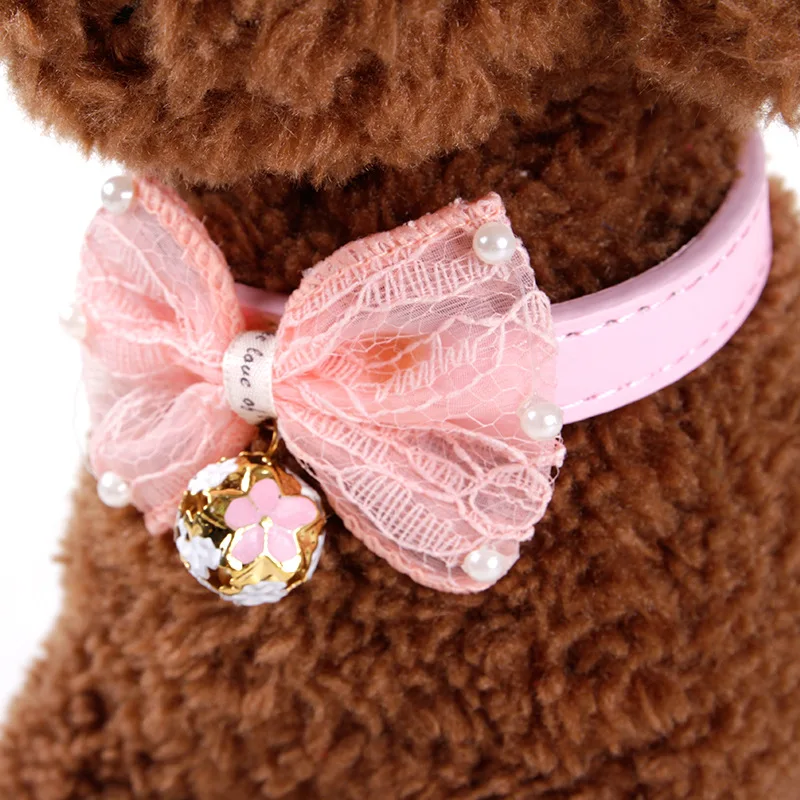 

Новинка 2018, ошейники для собак из искусственной кожи с колокольчиками, галстуками-бабочками, милые домашние животные, регулируемый ошейник, бесплатная доставка