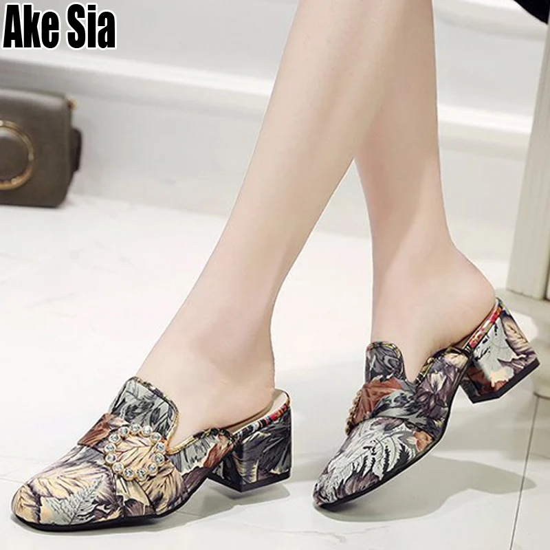 Модные женские туфли с цветочным узором на высоком не сужающемся книзу массивном каблуке; женские туфли без задника со стразами; повседневные шлепанцы на платформе; шлепанцы; A580