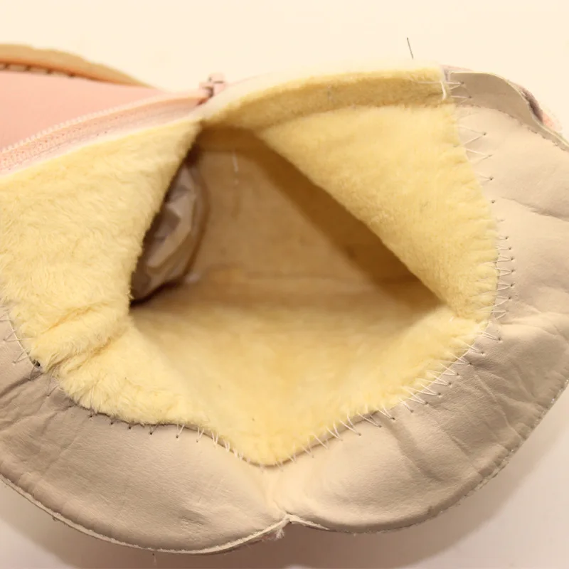 Осенне зимние детские ботинки модные до середины икры для девочек розового и