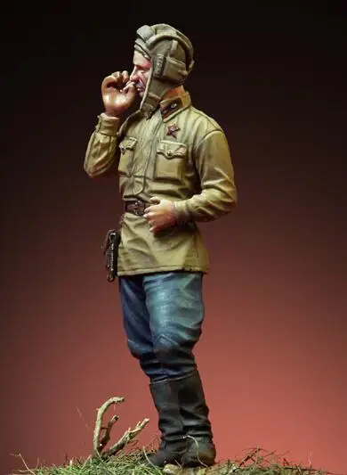 1/35 фигурки солдат Красной Армии в курении 1 шт(без основания