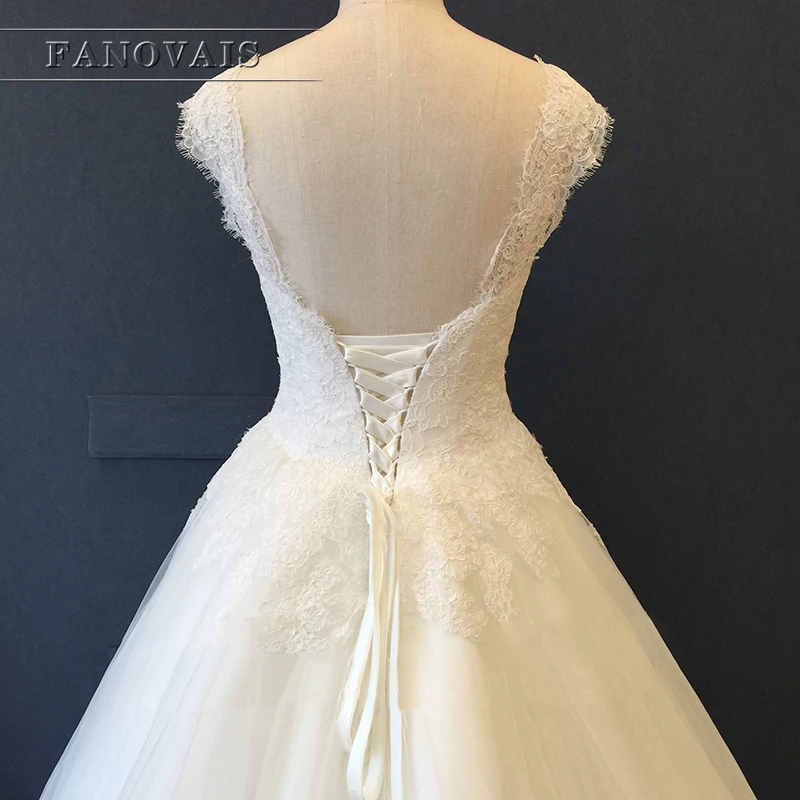 Женское свадебное платье из фатина элегантное кружевное с рукавами-крылышками и