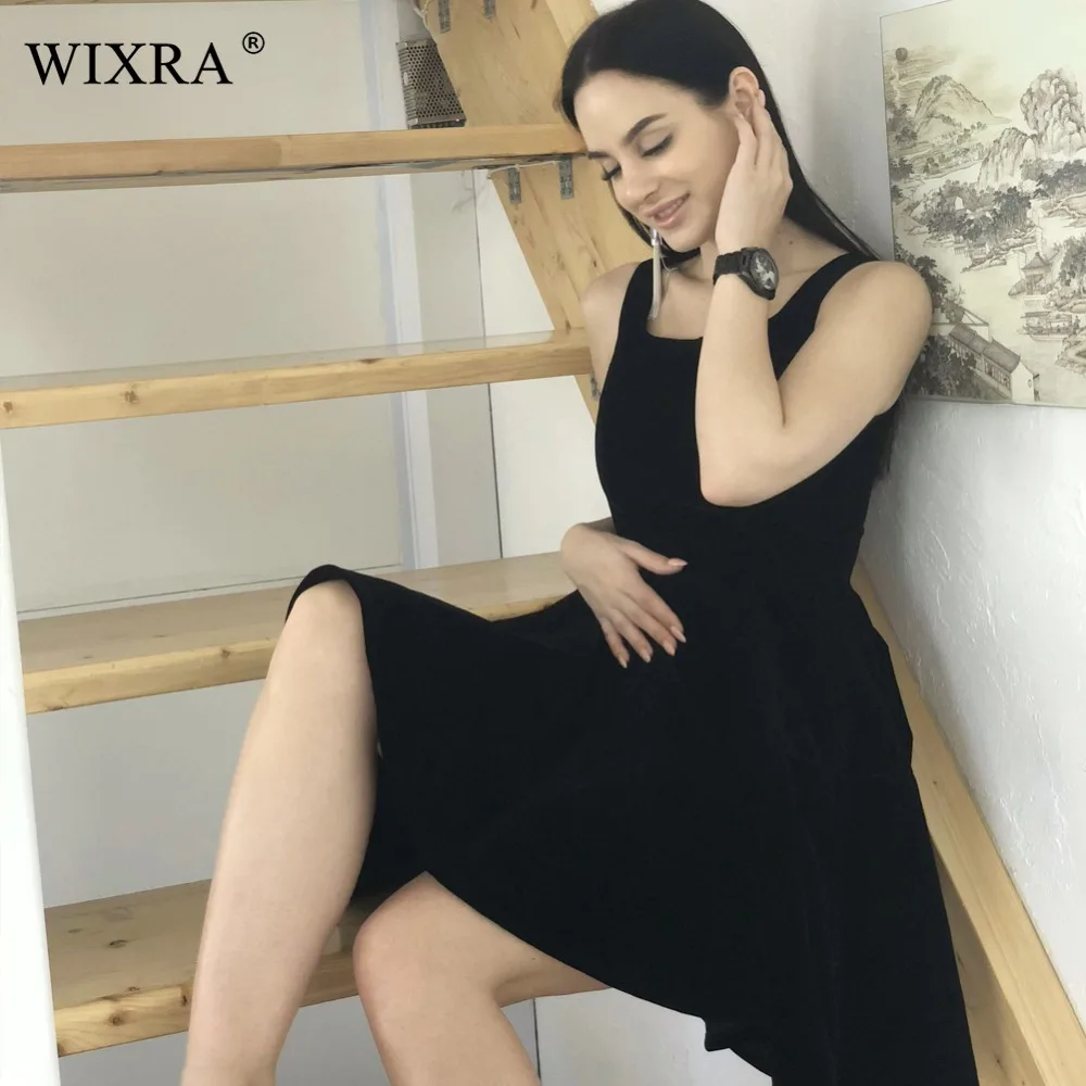 Женское базовое платье на бретелях WIXRA черное элегантное ТРАПЕЦИЕВИДНОЕ бальное