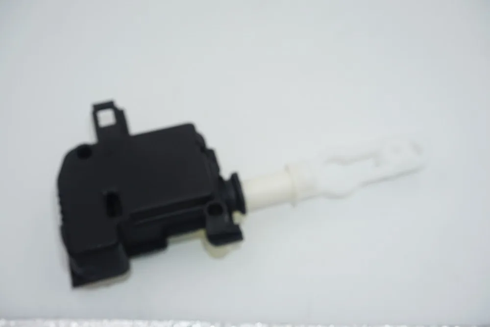 100% новый высококачественный замок багажника Серводвигатель для Audi A4 8E B6 OEM: 8E5 962
