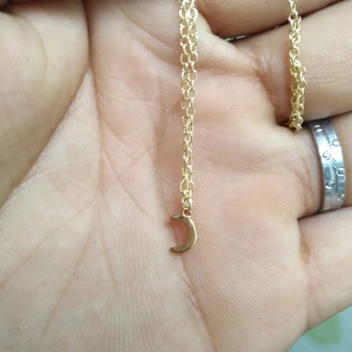 Милое маленькое серебристое ожерелье в форме Луны полумесяца простое с