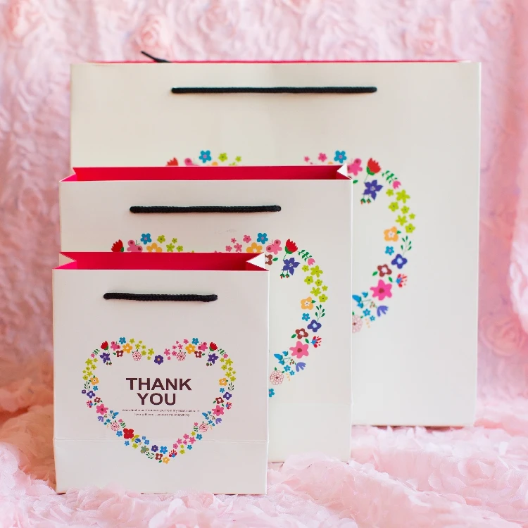 

10pcs/lot- Three Size(S M L ) Floral Wreath Of Love "Thank You" Gift Bag Hand Bag High-grade Packaging Bag Paper Bag