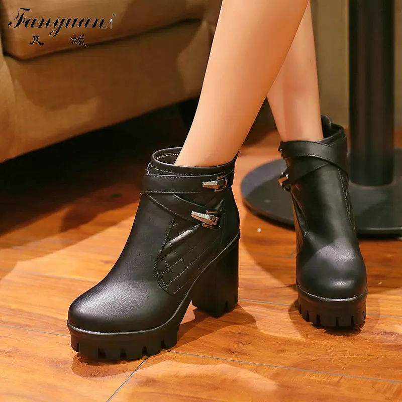 Новинка 2017 женские короткие ботинки с круглым носком на молнии сзади ботильоны