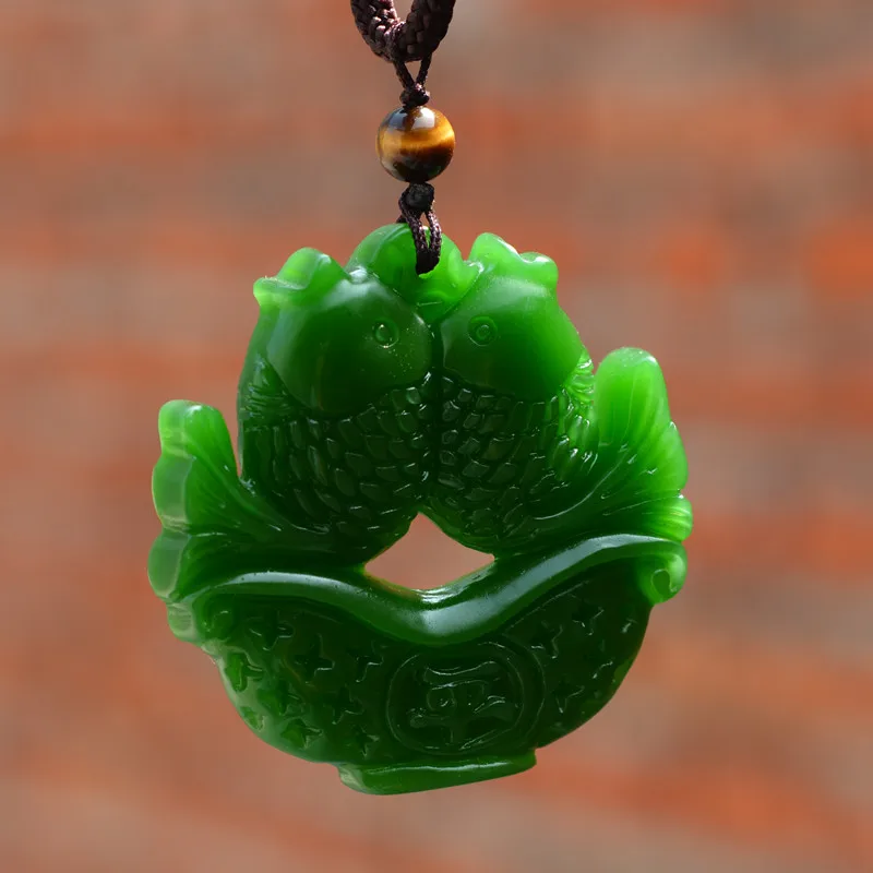 Ожерелье с зеленым кулоном высокой имитацией резной двусторонний амулет