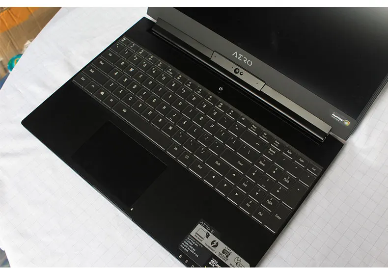 

Прозрачный чехол-клавиатура из ТПУ для ноутбука GIGABYTE Aero 15 15X 15,6"