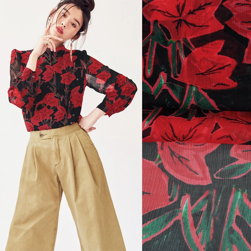 

135 см ширина 5 мм красный цветочный принт тонкая черная шелковая ткань для лета один предмет платье рубашка одежда JH113