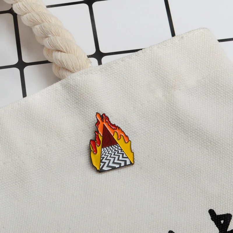 Твин Пикс Pin Красная комната & Mr джекпоты брошь для Для женщин мужчин