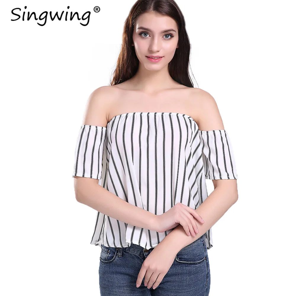 Женская футболка в полоску с вырезом лодочкой открытыми плечами коротким