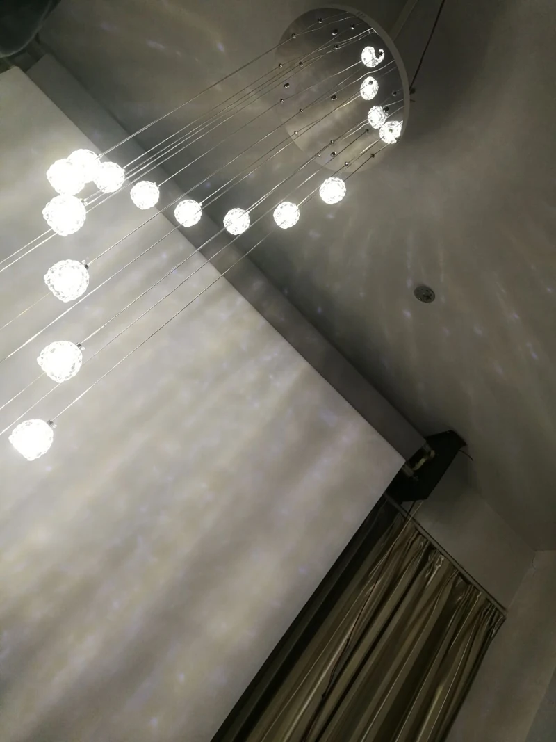 買取 現代の Led 大階段のシャンデリアの照明器具ライトハンギングロングロフトガラスボールシャンデリアスパイラルコード
