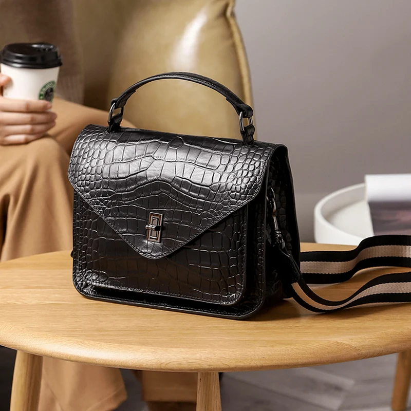 

WOONAM Women Fashion Handbag Genuine Calf Leather in Alligator Pattern Shoulder Flap Messenger Bag WB721