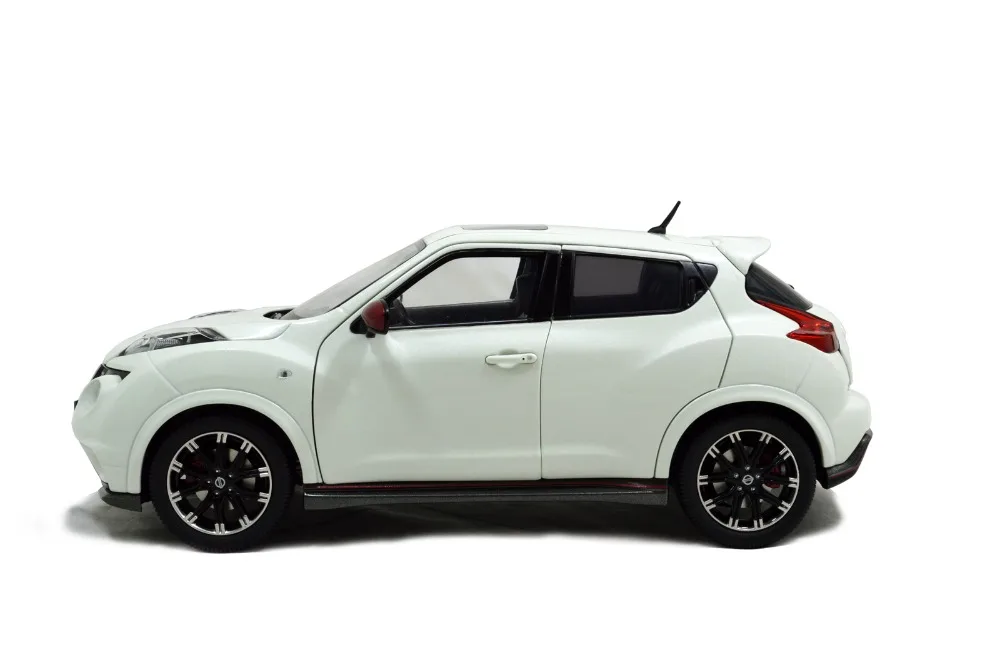 Paudi модель 1/18 1:18 1 18 масштаб Nissan Juke Nismo RS 2014 белая литая под давлением автомобиля