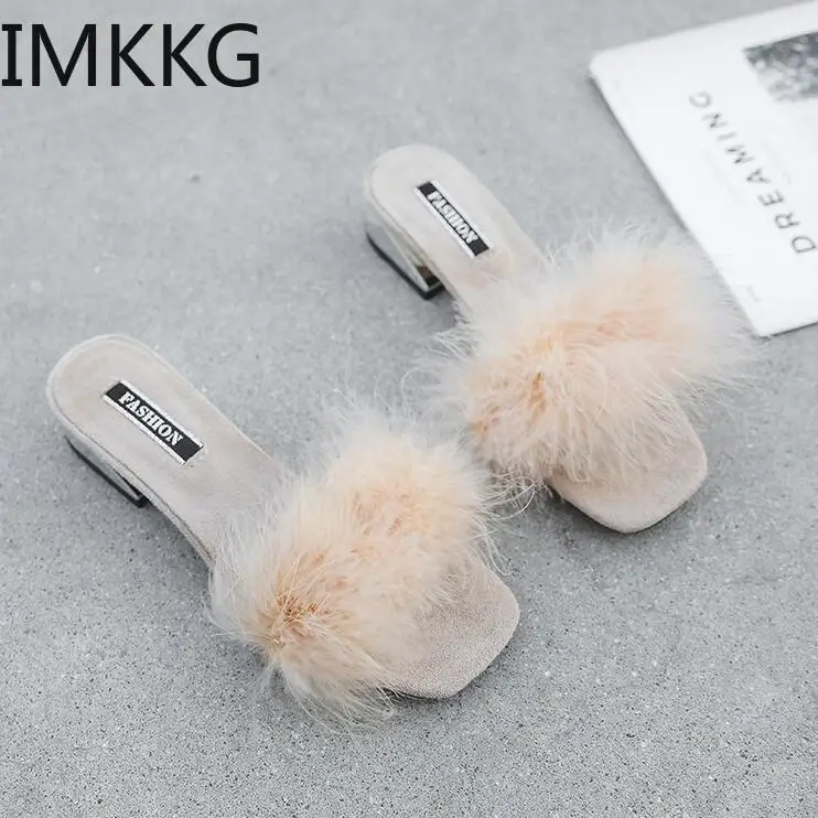 Новинка Летние женские меховые тапочки Женские шлепанцы на среднем каблуке
