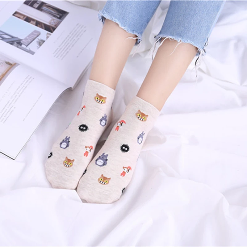 Morematch 1 Pair Women College Style Sock Cartoon Character Totoro Cotton Socks Leisure Socks 5 Colors Optional