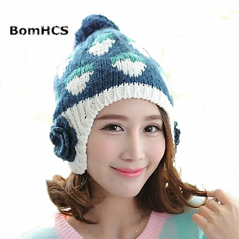 Женская зимняя теплая шапка BomHCS с клубничным узором и большими цветами осенняя