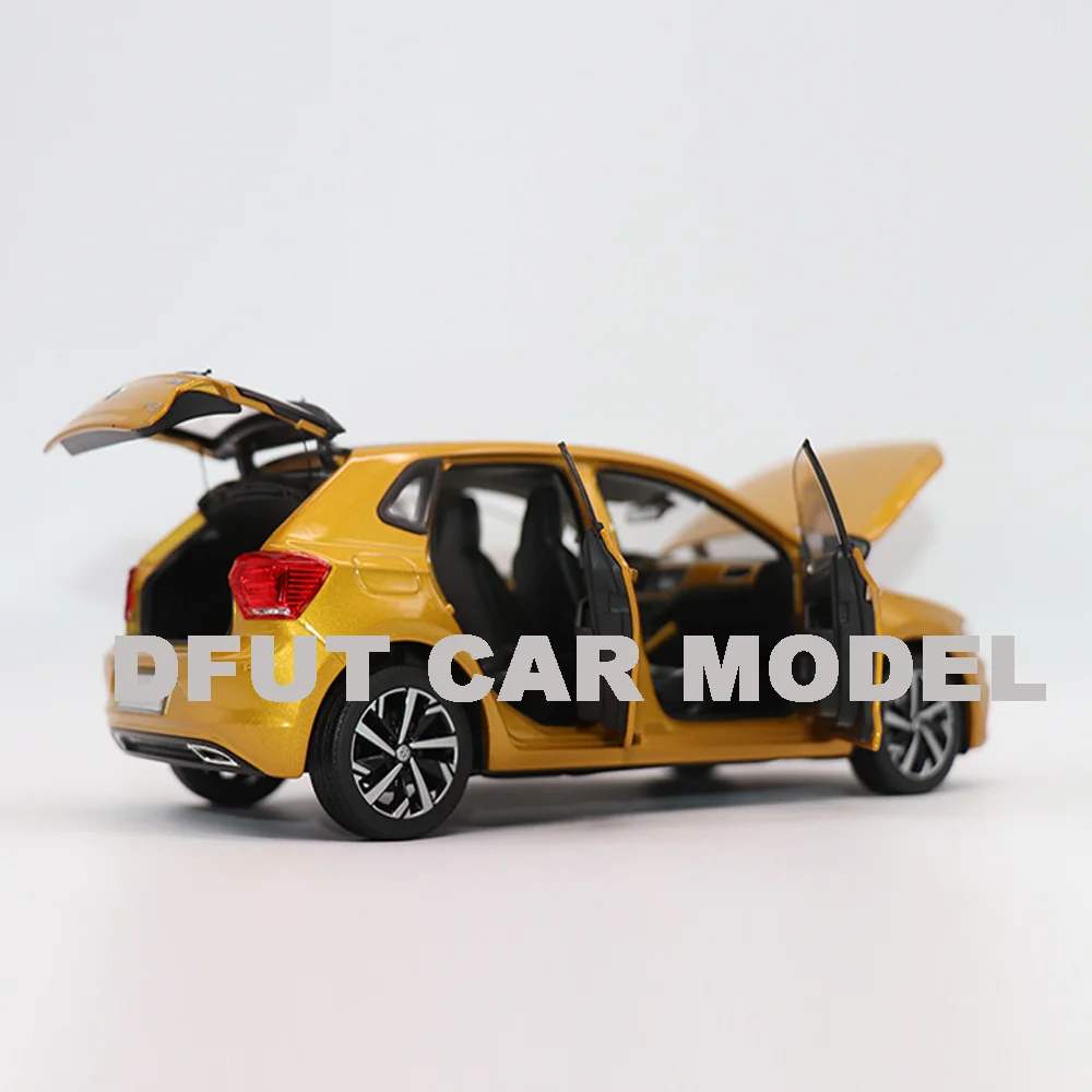 Литая модель автомобиля PULS 1:18 из сплава с колесами оригинальные авторизованные