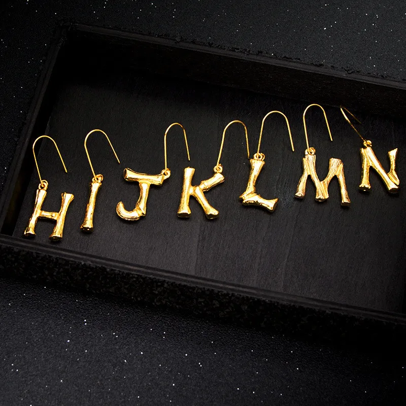 Бесплатная доставка 26 букв висячие серьги для женщин креативные винтажные