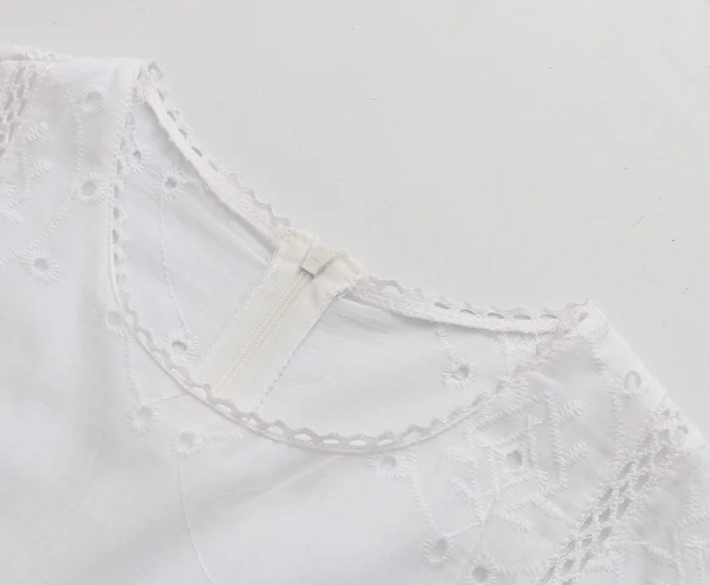 Летнее платье 2019 повседневное короткое с круглым вырезом без рукавов белое