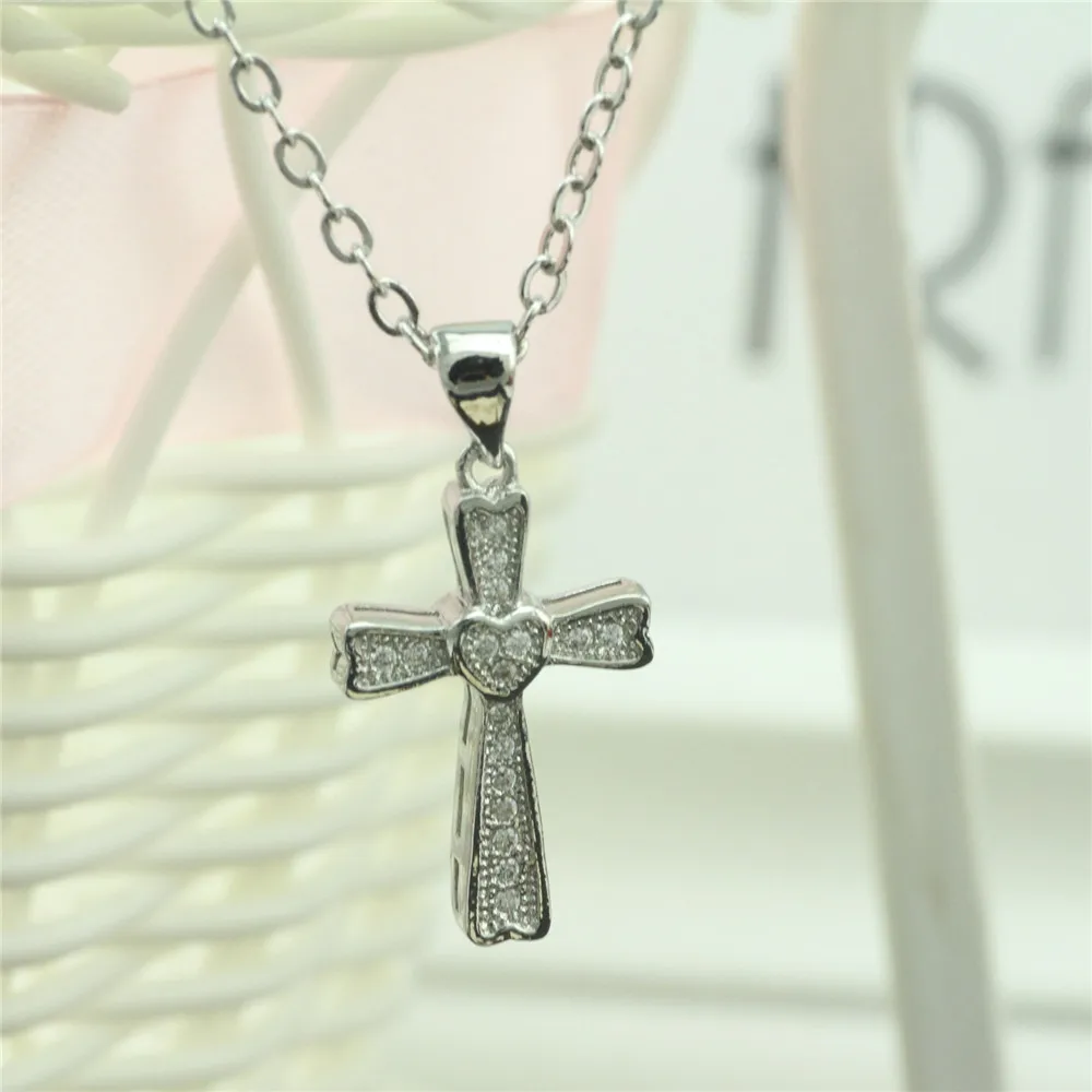 Ожерелье с инкрустацией крестиком из циркония 925 пробы ожерелье цирконием кулон