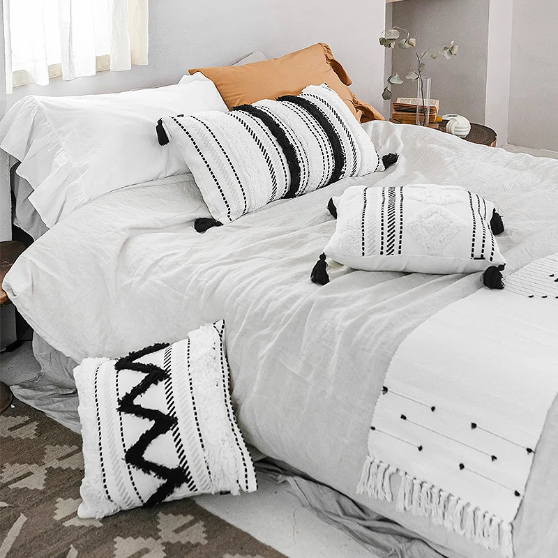 

2022 Cushion Cover Decorative Tufting Pillow Case Modern Simple Morocco White Black Geometric Tassels Sofa Bedding Coussin