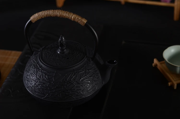 Японский железный чай горшок литой железный чай чайник посуда Кунг Фу инструменты с сито из нержавеющей стали чайник 900 мл