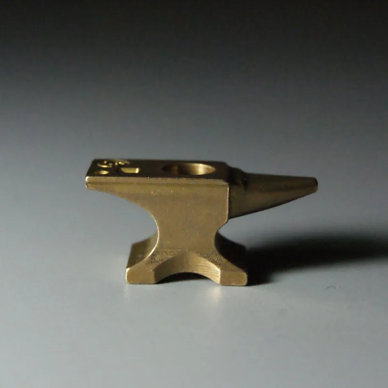 1 шт. латунный титановый сплав мини Blacksmith Anvil игровая подставка для утюга нож бусины подвеска со шнурком брелок кольцо подвеска