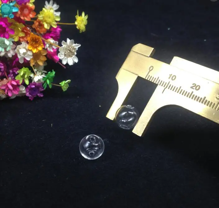 

100 шт. 10 мм оптовая продажа мини стеклянный круглый шар для бутылок, стеклянная сфера, пузырчатая крышка, Купольные кулоны с двумя отверстиям...