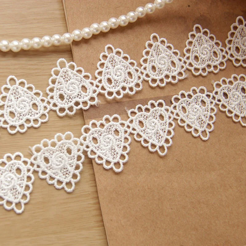 

15yards width 3cm polyester Heart Lace Trims White Black Water Soluble Lace Applique Ribbon DIY necklace Wedding Decoration