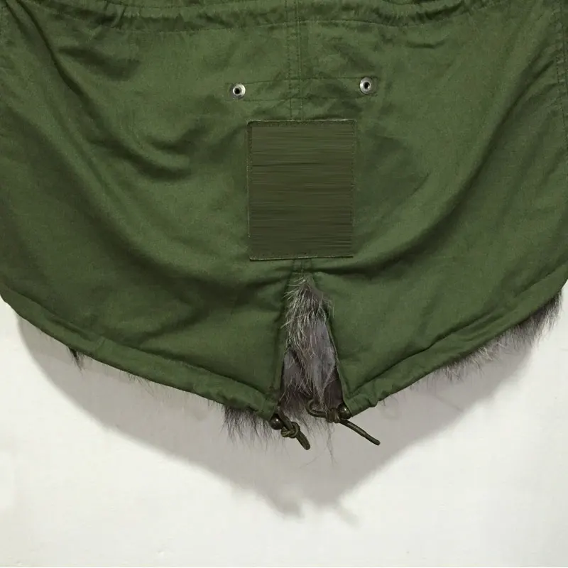 Модная Толстая теплая куртка MRS черная с серой подкладкой из лисьего меха