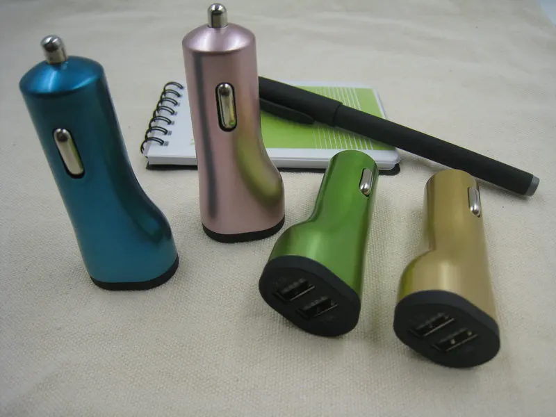 2017 металлическое маленькое автомобильное зарядное устройство USB с двумя портами