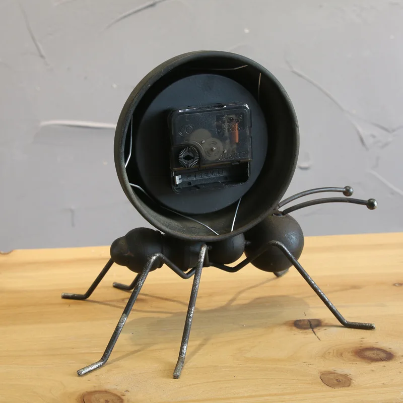 Ретро железные муравьи модели украшения настольные часы креативные домашние