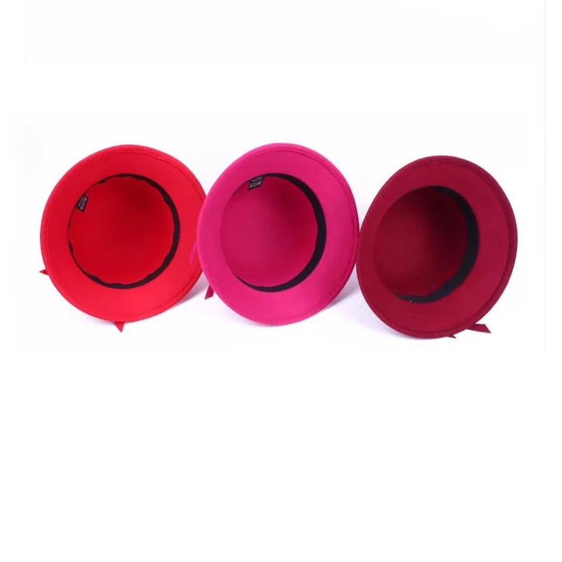 Cloche круглые головные уборы для женщин украшенные жемчугом одноцветная шерсть