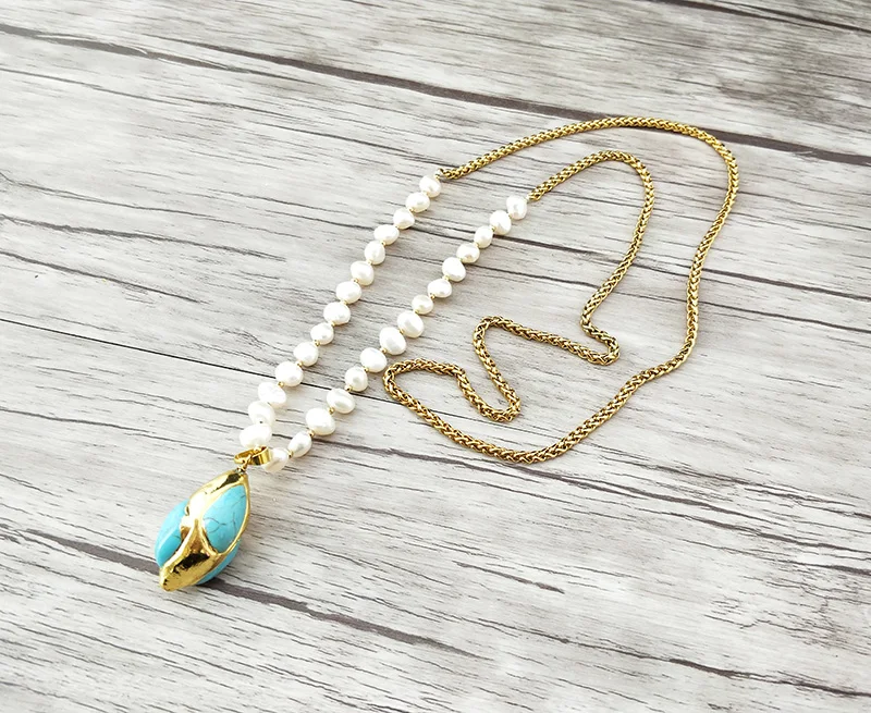 Ожерелье с золотой цепочкой из 4 нитей натуральным жемчугом и гальваническим