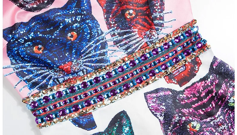 Осеннее приталенное платье со звездой и рисунком головы тигра расшитое бисером с