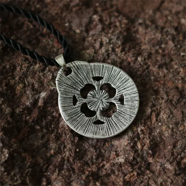 Оптовая продажа 1 шт. ожерелье с подвеской в виде банта воина Quatrefoil защитные