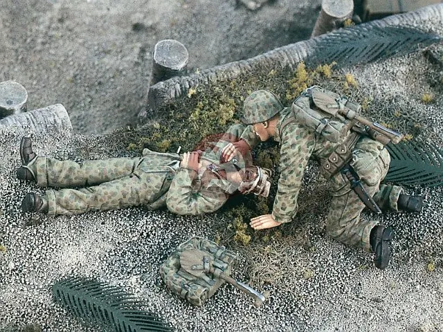 Неокрашенный комплект 1/35 статуэтка раненного морского корабля США и медведя