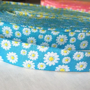2 blue daisy 5/8 '(16 mmx5yards) цветки сливы тюльпаны розы тканые полиэстер Жаккардовая лента собака цепи аксессуары для ванной комнаты с ловкость для ошейник для собак - Color: 2 blue daisy