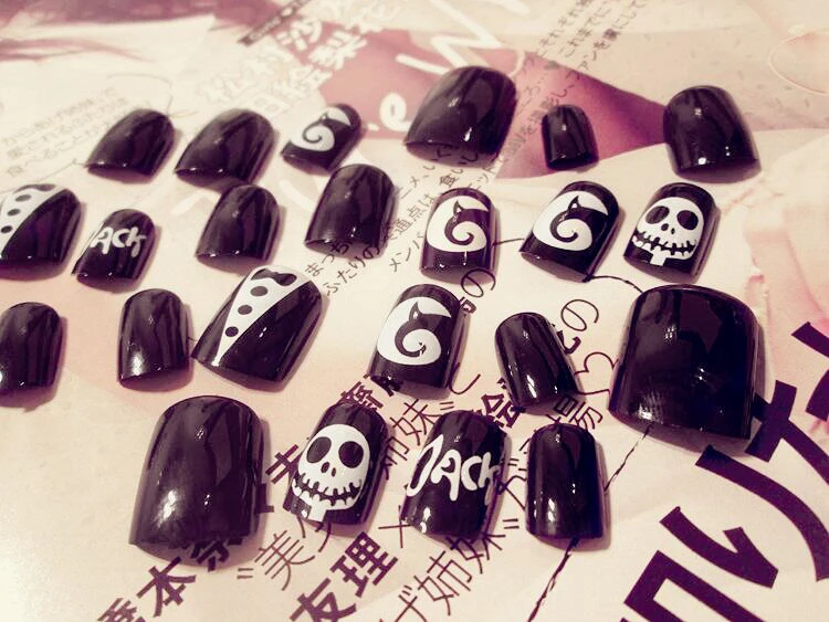 24 шт. короткие накладные ногти с черно белым скелетом (не содержит клея)|glue for hair